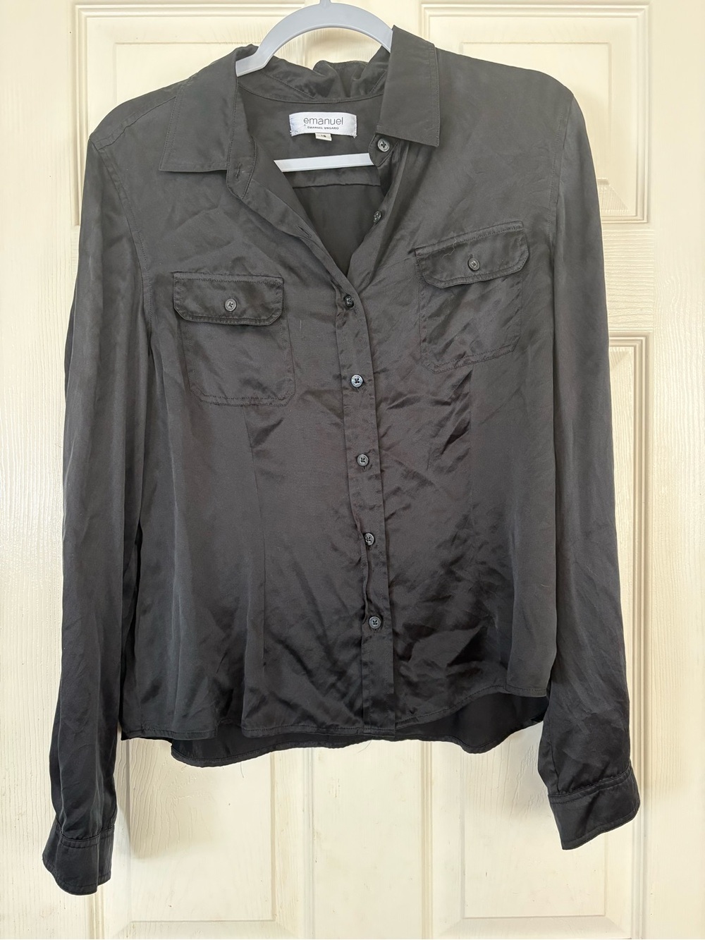 Emanuel Ungaro Women's Black Long Sleeve 100% Silk Top Blouse 16 Buttons Up #201